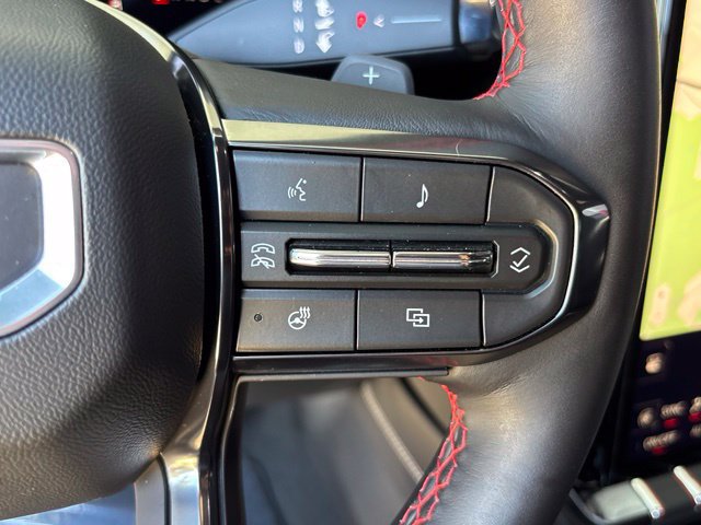 Used 2025 GMC Yukon XL AT4 Ultimate AWD/4WD image 27
