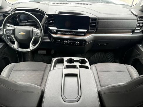 Used 2024 Chevrolet Silverado 3500 LT AWD/4WD image 17