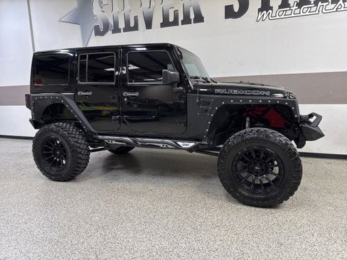 Used 2015 Jeep Wrangler Unlimited Rubicon image 41