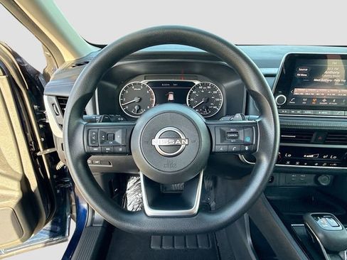 Used 2024 Nissan Rogue SV AWD/4WD image 11