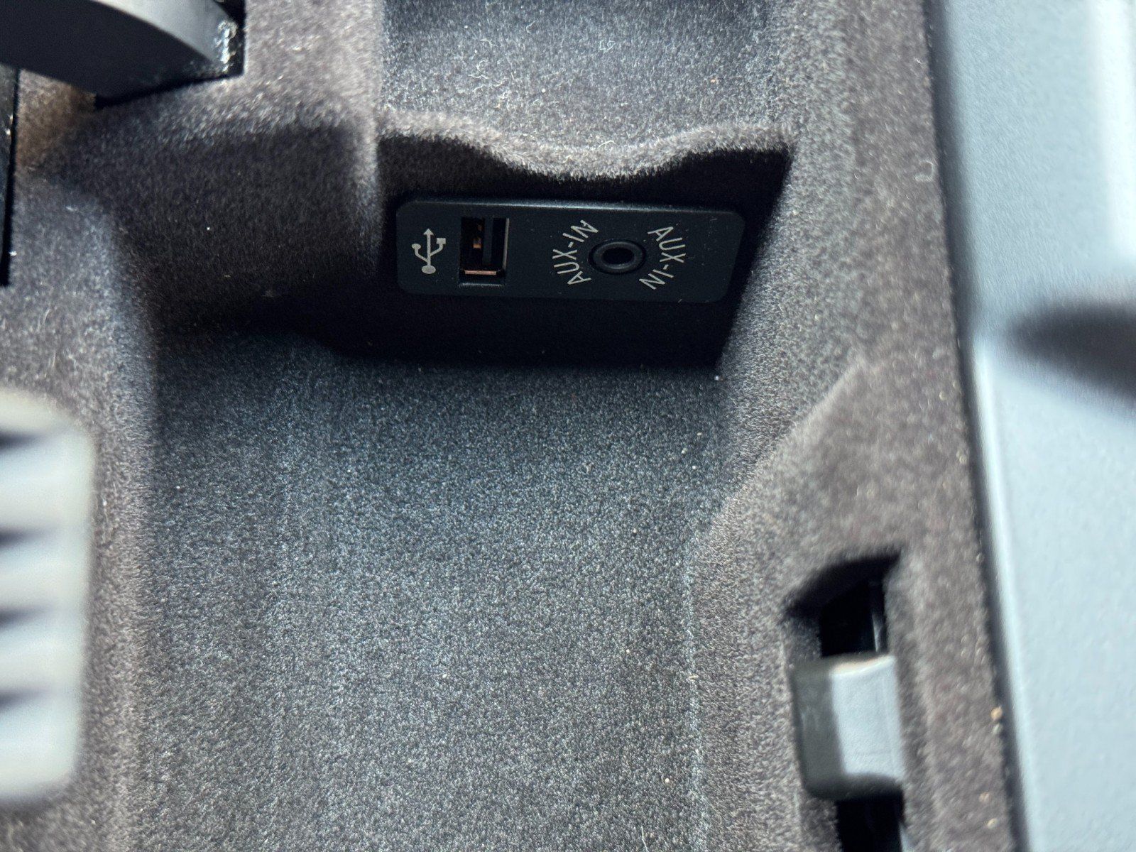 Used 2015 BMW i8 AWD/4WD image 31