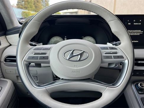 Used 2023 Hyundai Palisade Calligraphy image 31