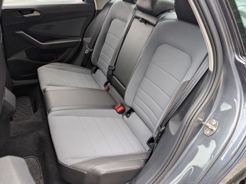 Used 2025 Volkswagen Jetta SE w/ Sunroof Package FWD image 18