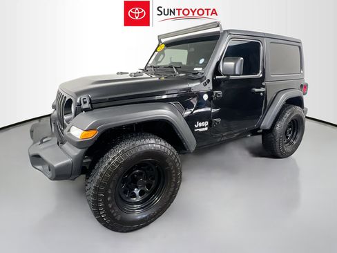 Used 2018 Jeep Wrangler Sport image 9