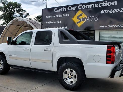 Used 2011 Chevrolet Avalanche LS RWD image 8