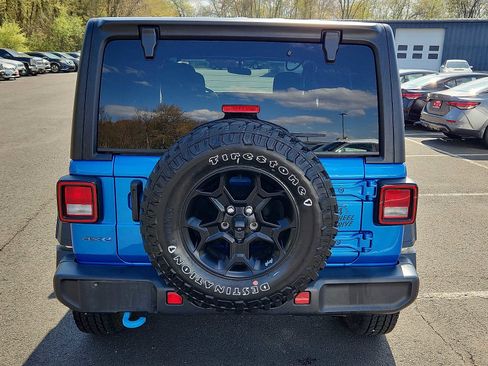 Used 2023 Jeep Wrangler Unlimited w/ Cold Weather Group AWD/4WD image 5