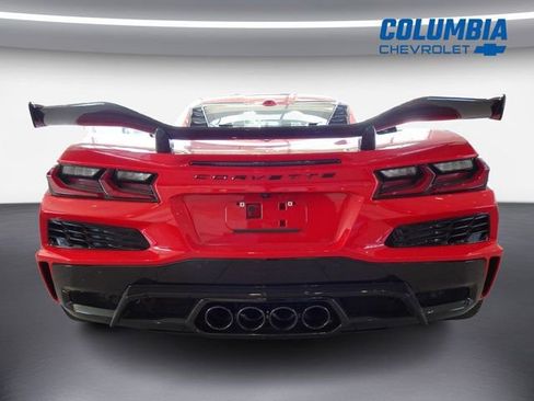 Used 2024 Chevrolet Corvette Z06 w/ Z07 Performance Package image 3
