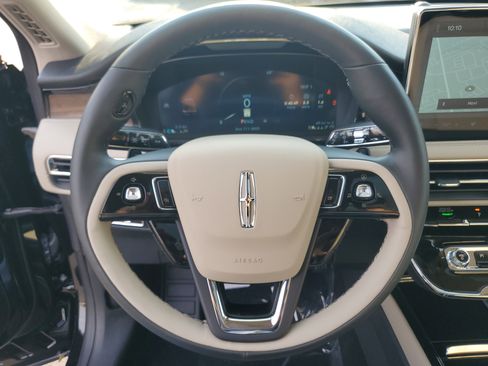 New 2026 Lincoln Corsair Reserve image 16