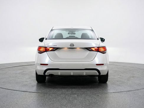 Used 2025 Nissan Sentra SV image 7