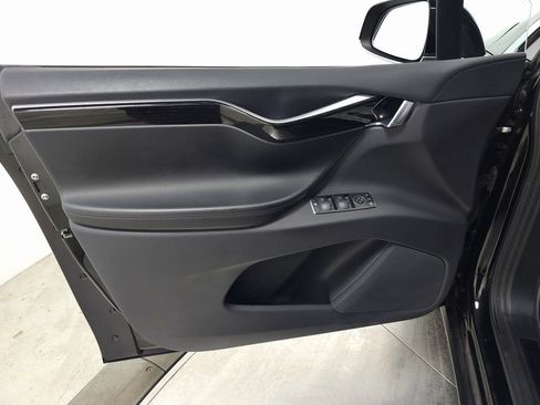 Used 2018 Tesla Model X 75D image 13