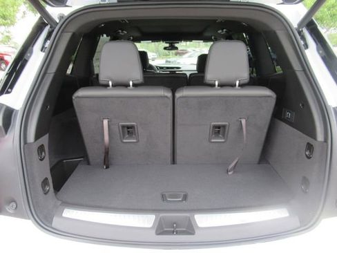 New 2025 Cadillac XT6 Luxury image 33