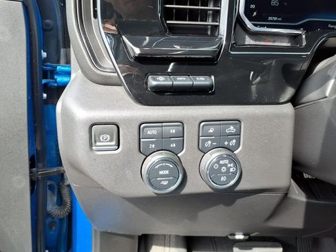 Used 2023 Chevrolet Silverado 1500 ZR2 w/ Technology Package AWD/4WD image 8