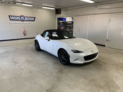 Used 2020 MAZDA MX-5 Miata Grand Touring image 9