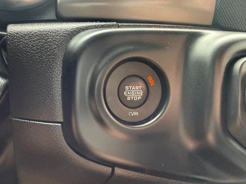 Used 2022 Jeep Wrangler Sport AWD/4WD image 27