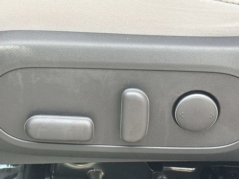 Used 2025 Hyundai Kona SEL AWD/4WD image 14