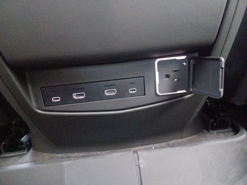 New 2026 Cadillac Escalade Platinum Sport w/ LPO, Floor Liner Package AWD/4WD image 12
