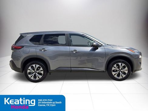 Used 2022 Nissan Rogue SV image 9