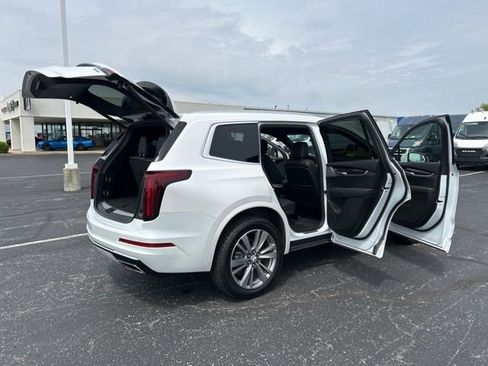 Used 2024 Cadillac XT6 Premium Luxury AWD/4WD image 23