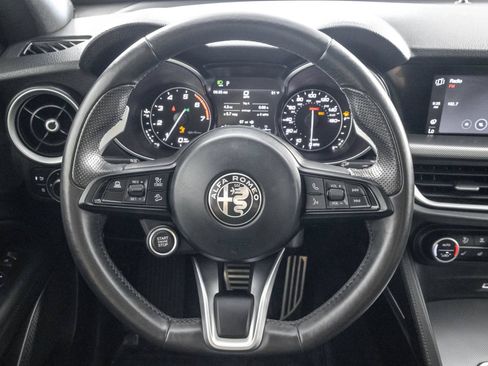 Used 2023 Alfa Romeo Stelvio Veloce AWD/4WD image 29