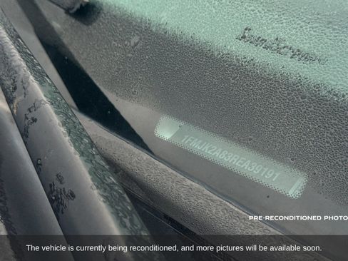 Used 2024 Ford Expedition Max Limited image 2