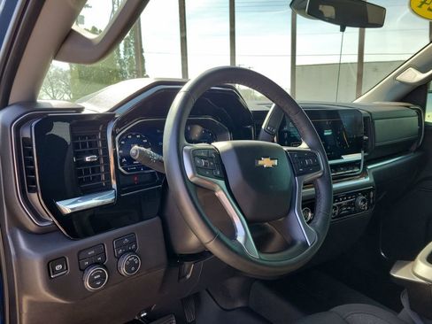 Used 2024 Chevrolet Silverado 1500 LT image 21