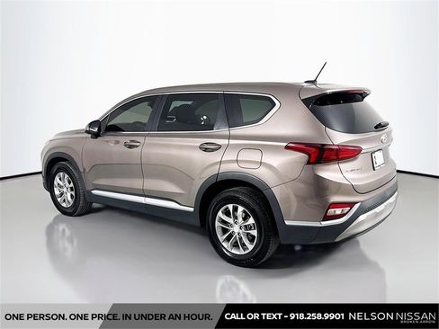 Used 2019 Hyundai Santa Fe SE image 7