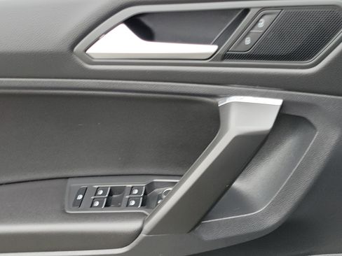Used 2021 Volkswagen Tiguan S AWD/4WD image 15