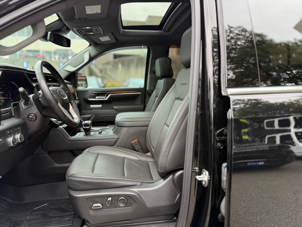 Used 2025 GMC Sierra 1500 Denali AWD/4WD image 23