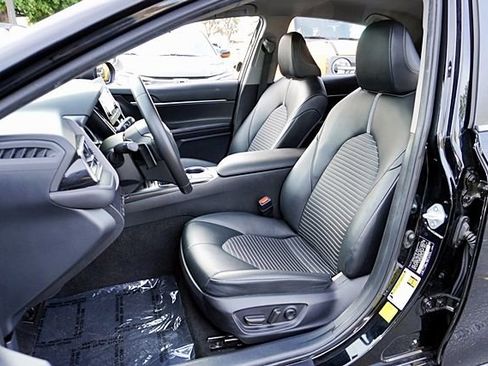 Used 2023 Toyota Camry SE image 14