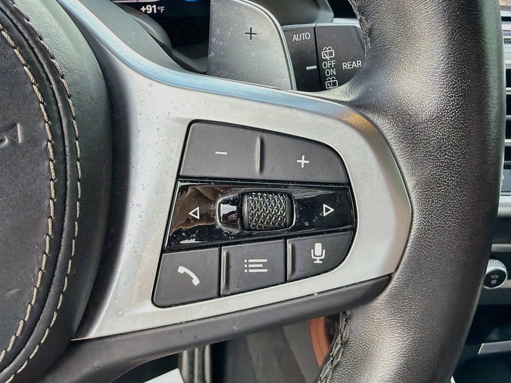 Used 2022 BMW X7 M50i w/ Dynamic Handling Package AWD/4WD image 40
