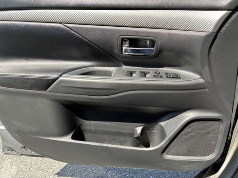 Used 2015 Mitsubishi Outlander SE FWD image 14