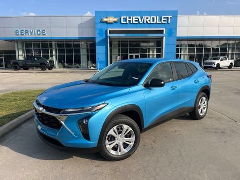 New 2026 Chevrolet Trax LS FWD image 2