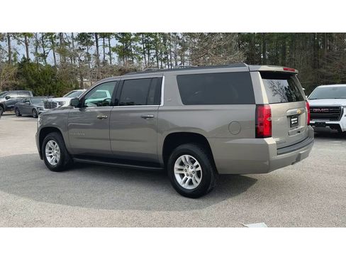 Certified 2017 Chevrolet Suburban LT image 6