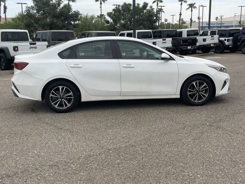 Certified 2024 Kia Forte LXS FWD image 6