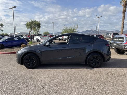 Used 2025 Tesla Model Y Long Range image 6