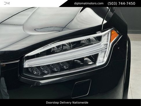 Used 2023 Volvo XC90 B6 Plus image 13