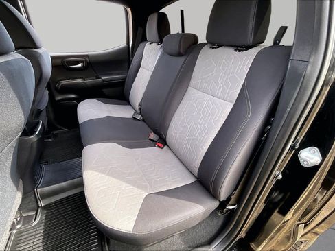 Used 2022 Toyota Tacoma TRD Sport w/ Technology Package AWD/4WD image 21