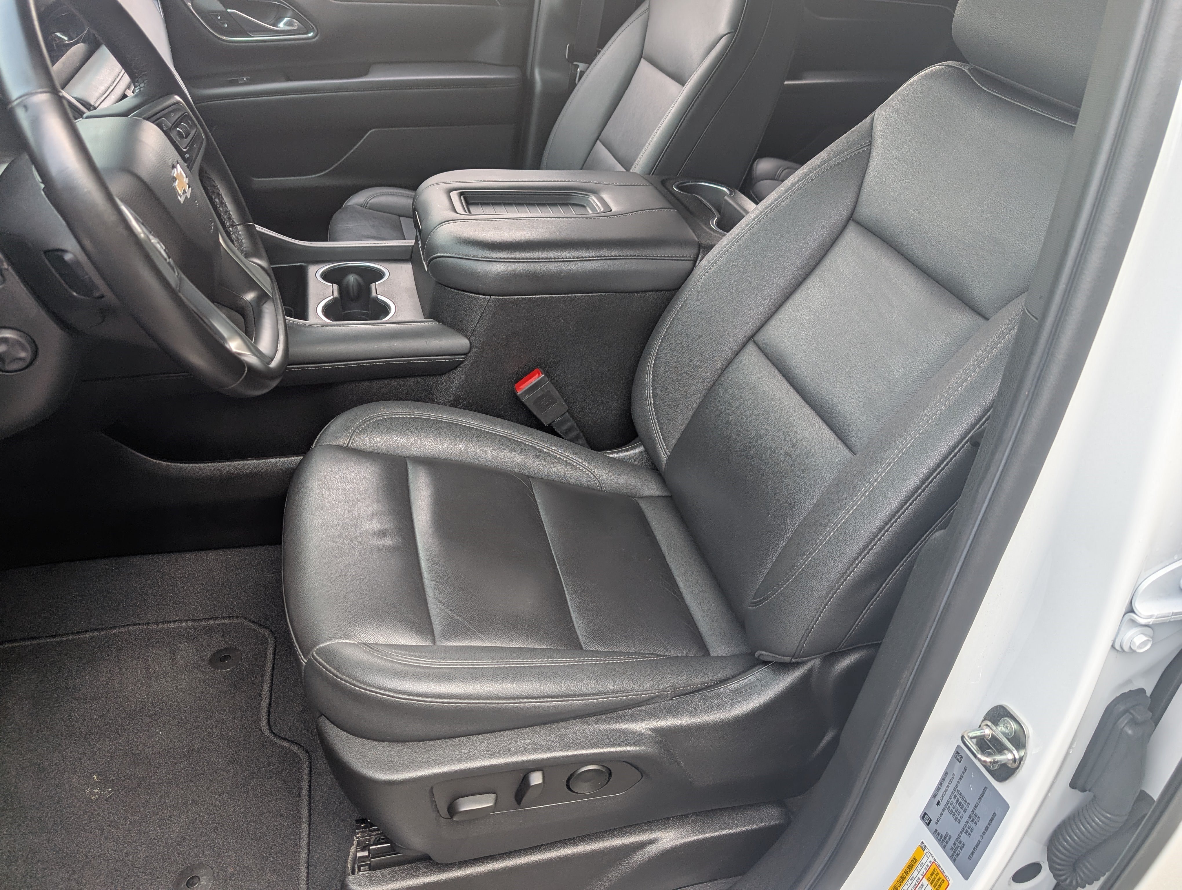 Used 2023 Chevrolet Tahoe LT w/ Luxury Package RWD image 16