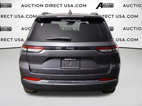Used 2023 Jeep Grand Cherokee Limited RWD image 3