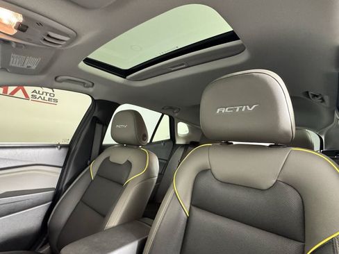 Used 2025 Chevrolet Trax ACTIV w/ Sunroof Package FWD image 14