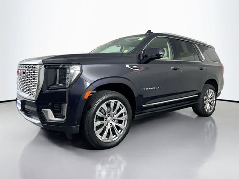 Used 2024 GMC Yukon Denali w/ Denali Reserve Package AWD/4WD image 2