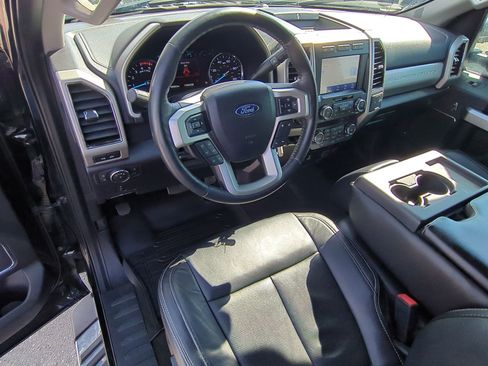 Used 2020 Ford F350 Lariat w/ Chrome Package image 16