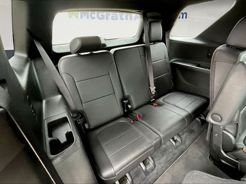 Used 2023 Chevrolet Traverse LT w/ LT Premium Package image 25