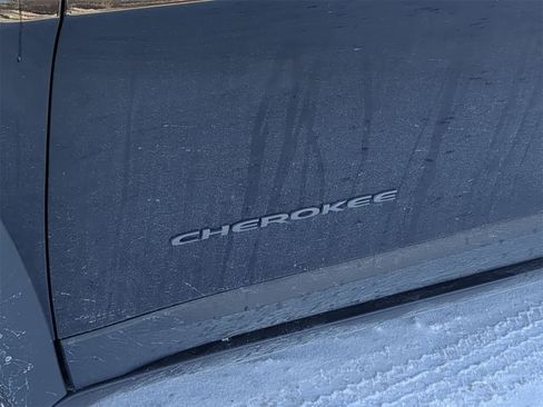 Used 2020 Jeep Cherokee Trailhawk w/ Comfort/Convenience Group image 20