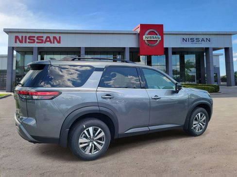 New 2026 Nissan Pathfinder SL FWD image 2