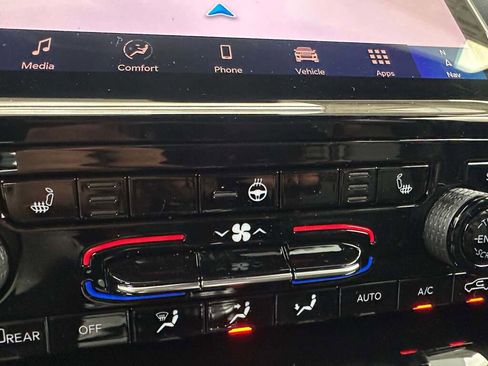 New 2025 Jeep Grand Cherokee Limited image 34