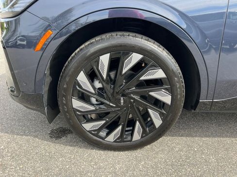 Used 2024 Lincoln Nautilus Reserve w/ Equipment Group 202A image 27