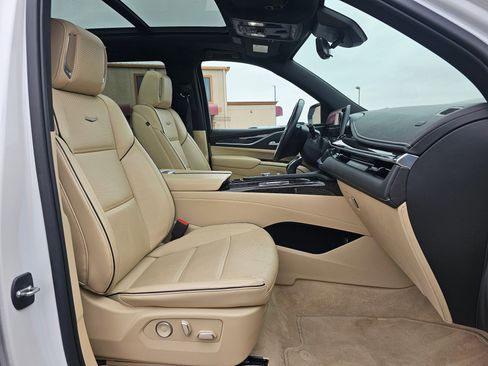 Used 2023 Cadillac Escalade Premium Luxury w/ Performance Package image 47