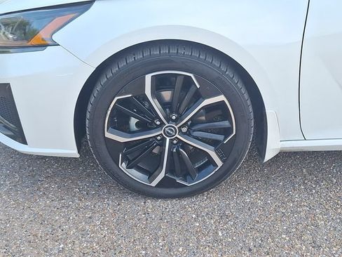 Used 2024 Nissan Altima 2.5 SR FWD image 26
