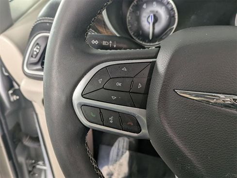 Certified 2022 Chrysler Pacifica Limited image 20